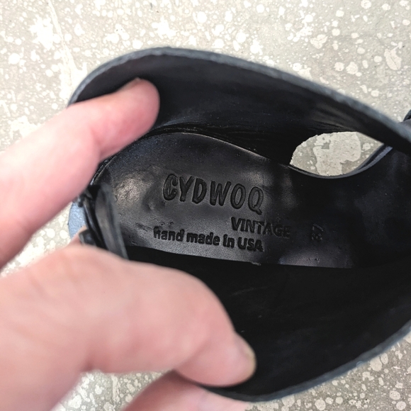 Cydwoq Vintage Leather Open Toe Booties - Picture 12 of 16